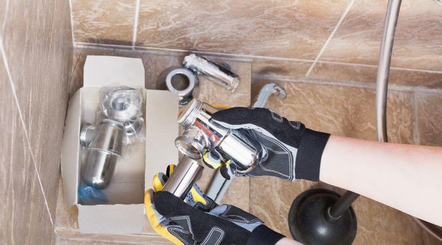 Expert Emergency Roof Repairs services in Wausau, FL